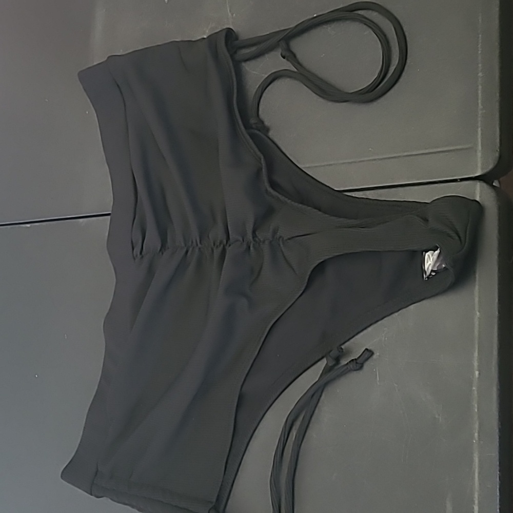 Thong scrunch swim bottoms